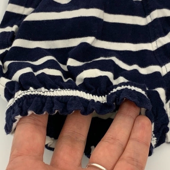 Baby Gap set of 2 Girls Shorts Sz 6 to 12 M - Picture 9 of 10